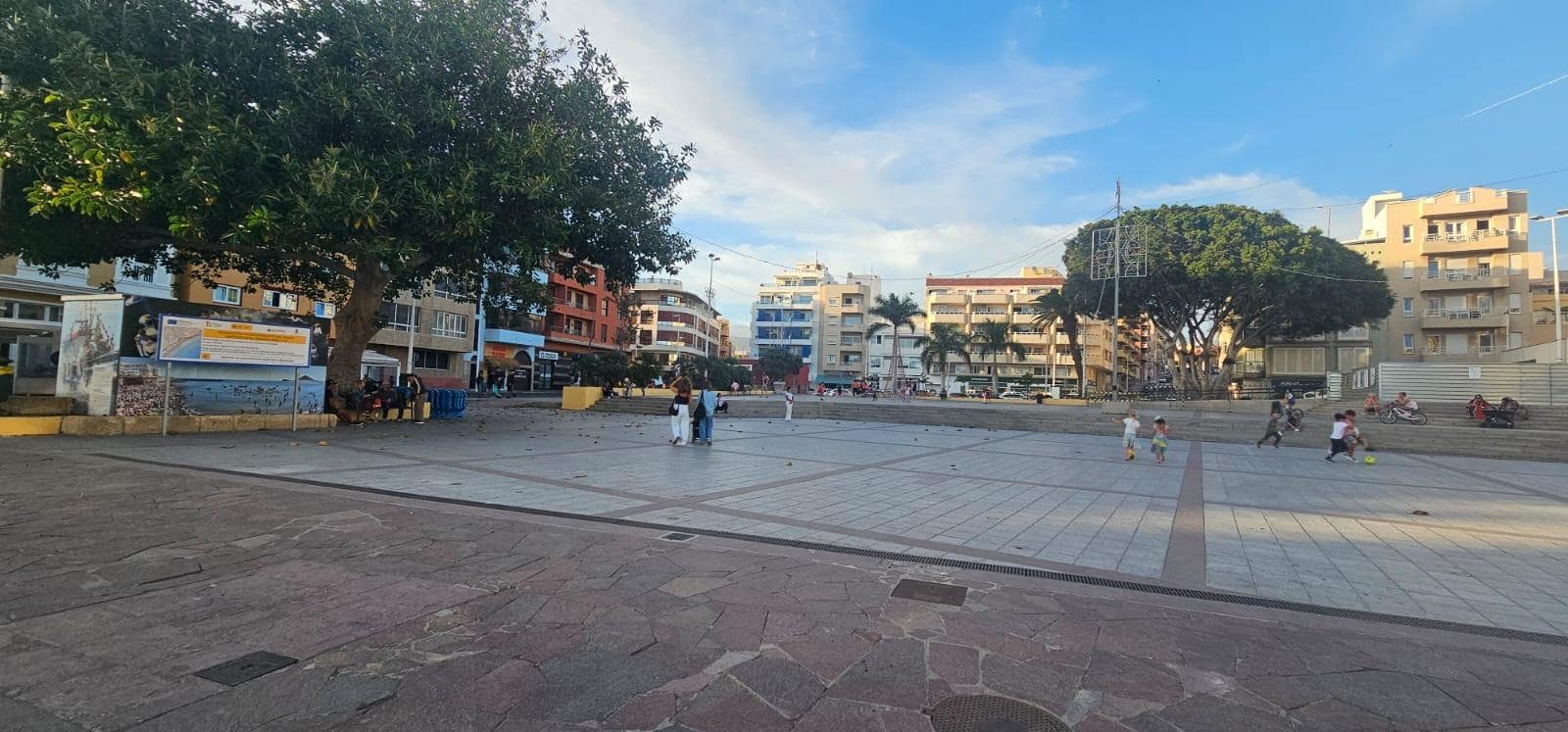 Kommersiell till salu i El Medano - 85 000 € (Ref: 9446680)