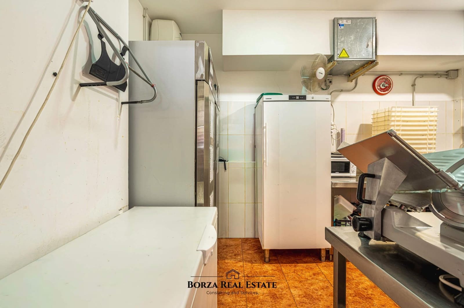 Kommersiell till salu i El Medano - 85 000 € (Ref: 9446680)