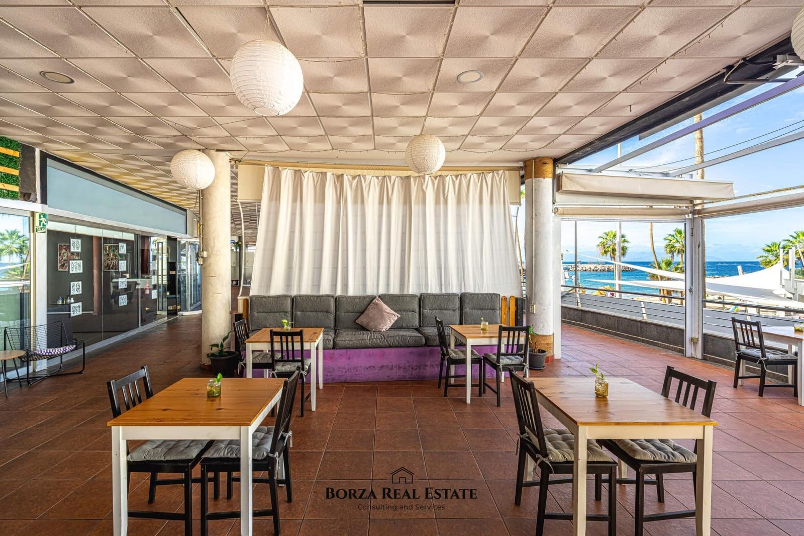 Commercial for sale in Costa Adeje - € 49,900 (Ref: 9449404)