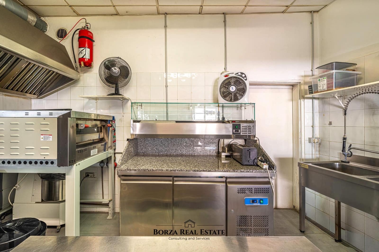 Commercial for sale in Costa Adeje - € 49,900 (Ref: 9449404)