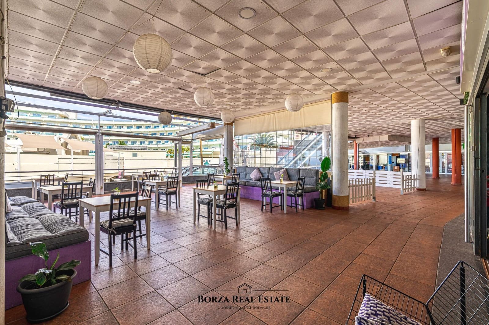 Commercial for sale in Costa Adeje - € 49,900 (Ref: 9449404)