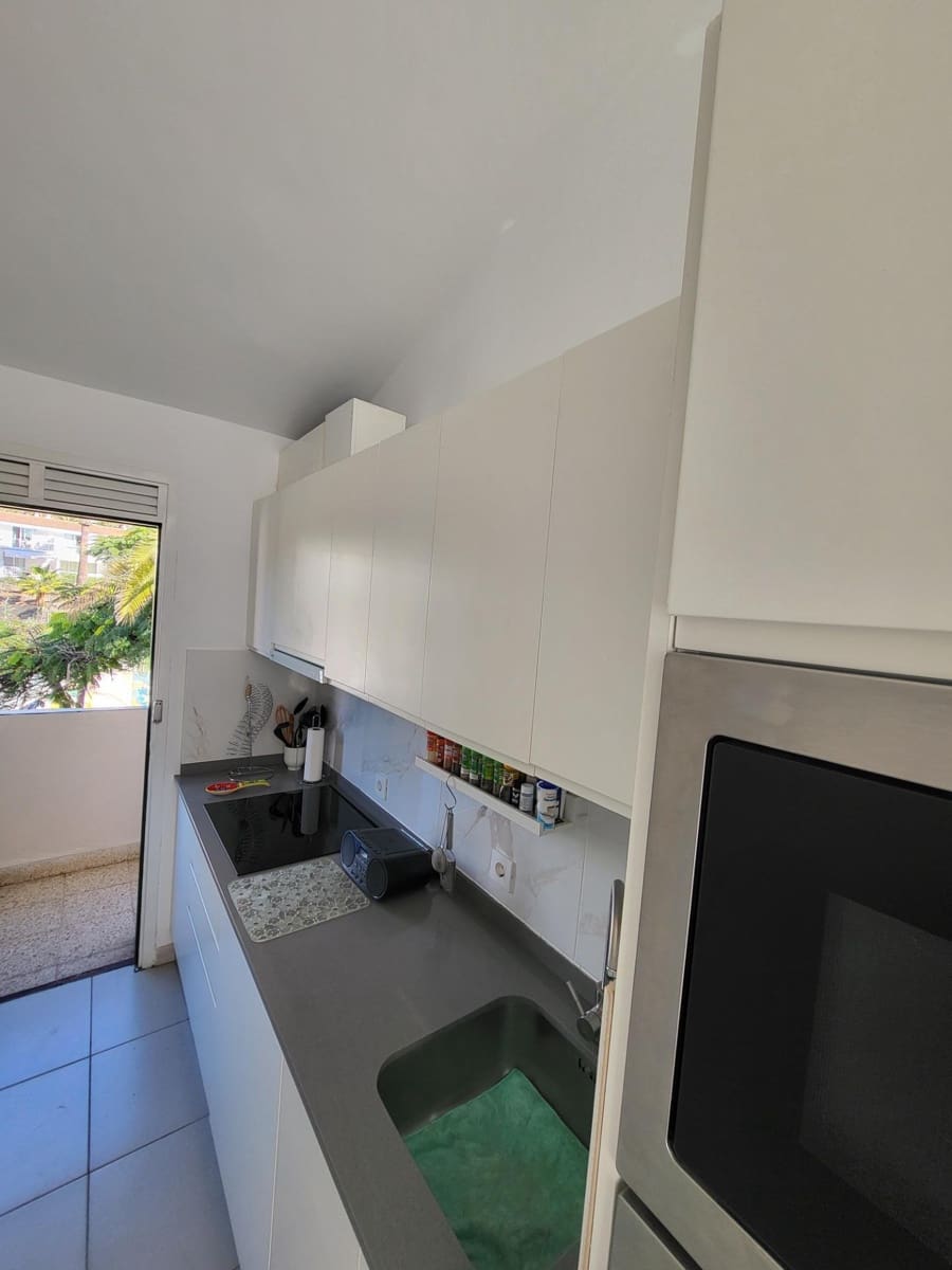 Estudio de 1 habitación en Playa de las Americas en venta - 220.000 € (Ref: 9478776)