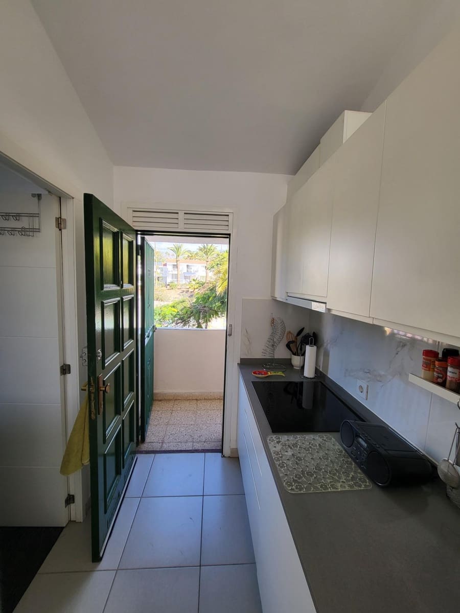 1 bedroom Studio for sale in Playa de las Americas - € 220,000 (Ref: 9478776)