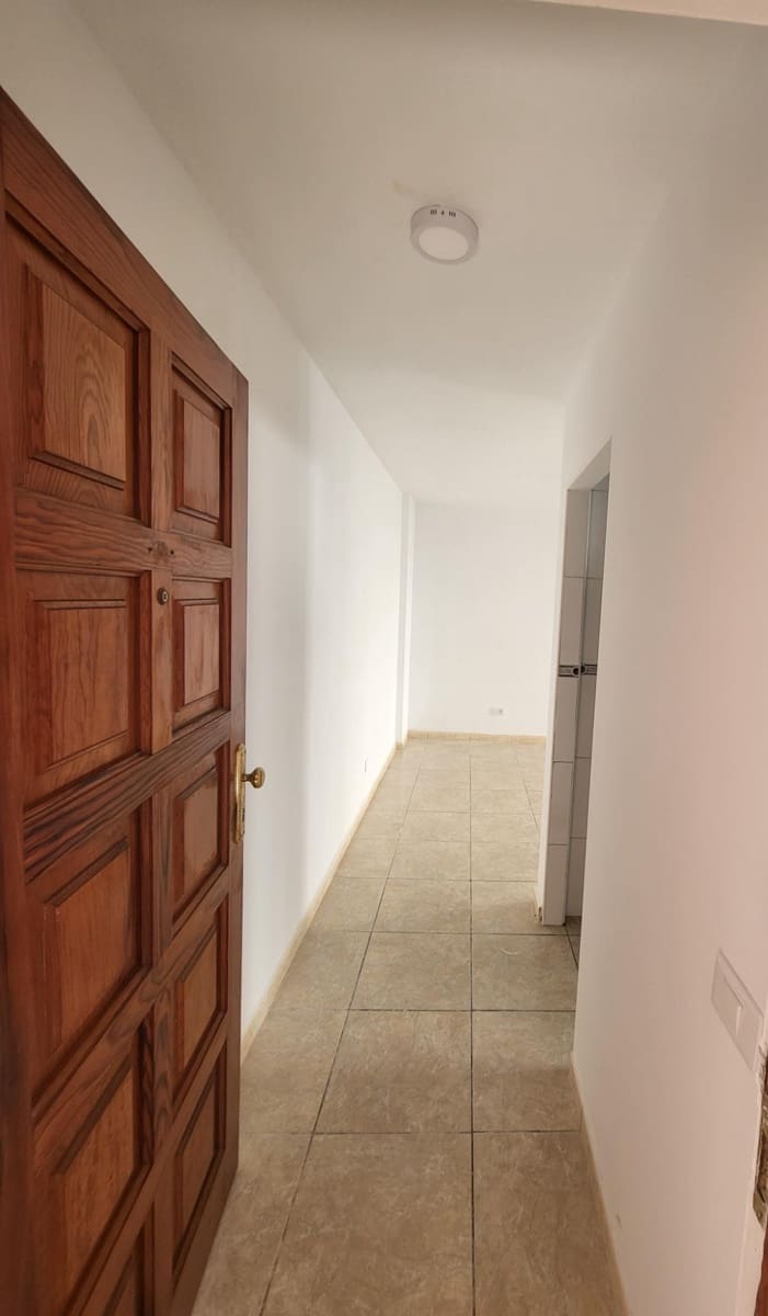 3 soverom Leilighet til leie i Los Cristianos med svømmebasseng - € 1 800 (Ref: 9502457)