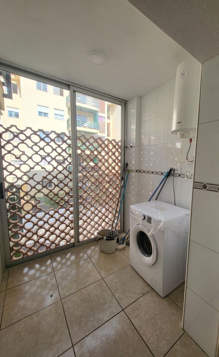 3 soverom Leilighet til leie i Los Cristianos med svømmebasseng - € 1 800 (Ref: 9502457)