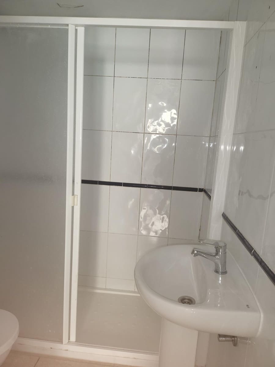 3 soverom Leilighet til leie i Los Cristianos med svømmebasseng - € 1 800 (Ref: 9502457)