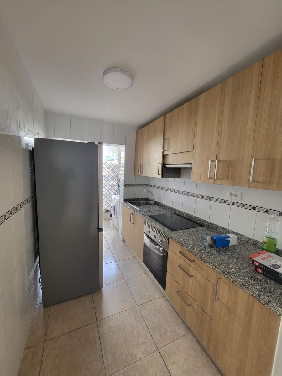 3 soverom Leilighet til leie i Los Cristianos med svømmebasseng - € 1 800 (Ref: 9502457)