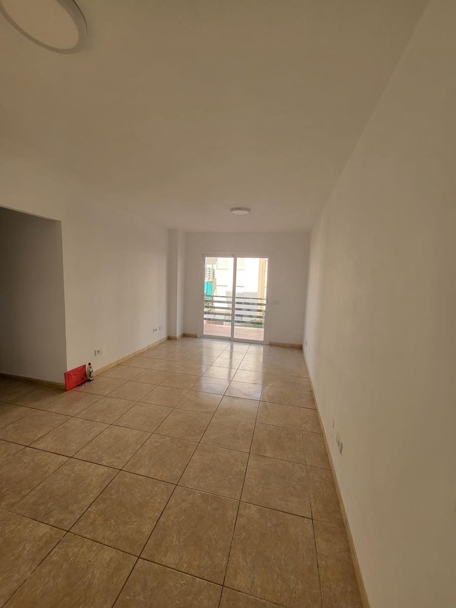 3 soverom Leilighet til leie i Los Cristianos med svømmebasseng - € 1 800 (Ref: 9502457)