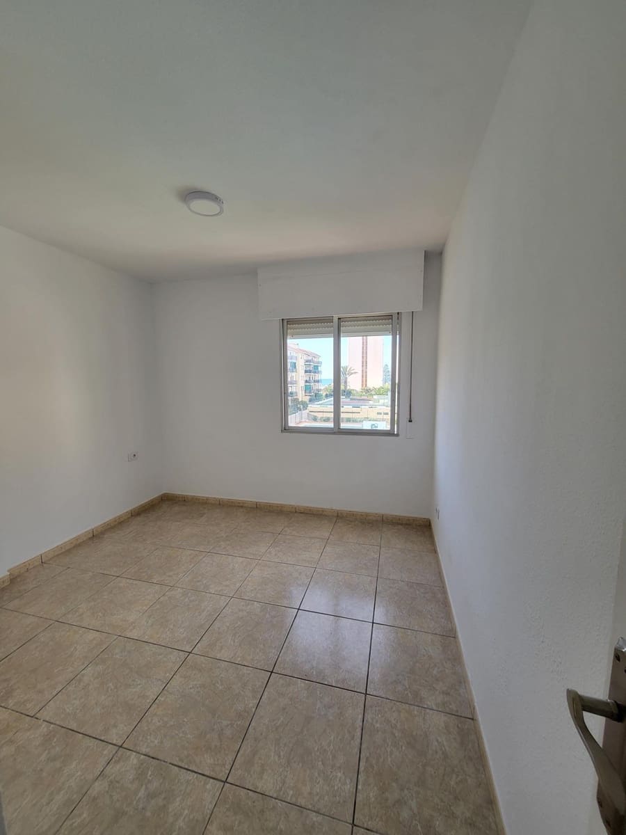 3 soverom Leilighet til leie i Los Cristianos med svømmebasseng - € 1 800 (Ref: 9502457)