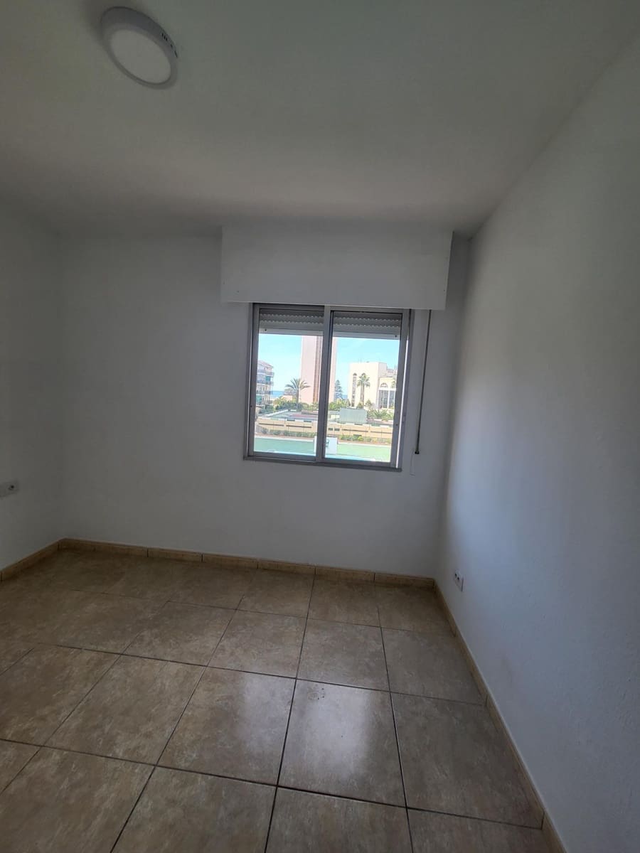3 soverom Leilighet til leie i Los Cristianos med svømmebasseng - € 1 800 (Ref: 9502457)