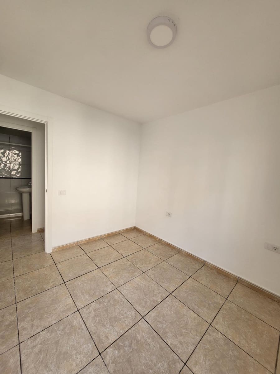 3 soverom Leilighet til leie i Los Cristianos med svømmebasseng - € 1 800 (Ref: 9502457)