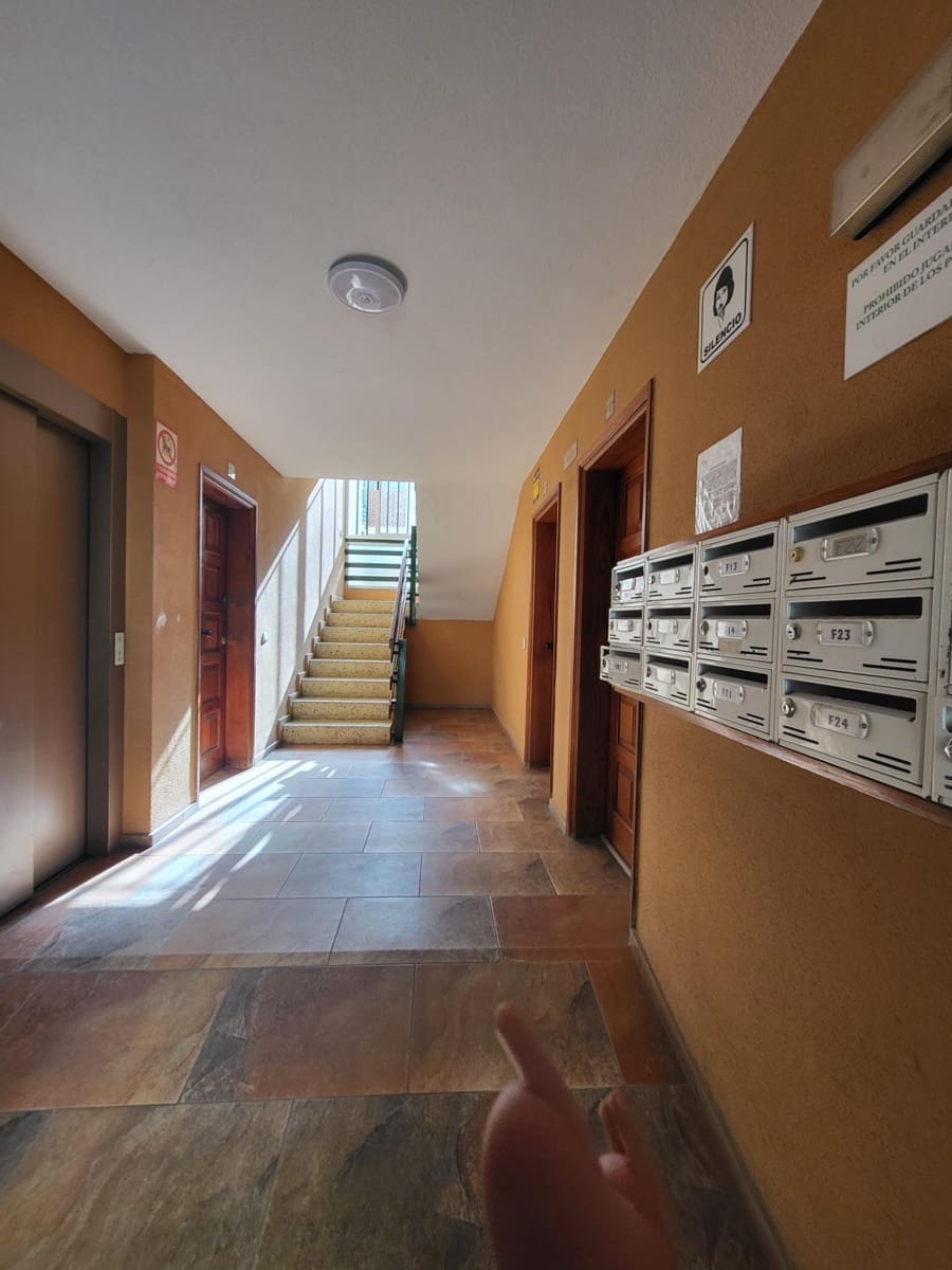 3 soverom Leilighet til leie i Los Cristianos med svømmebasseng - € 1 800 (Ref: 9502457)