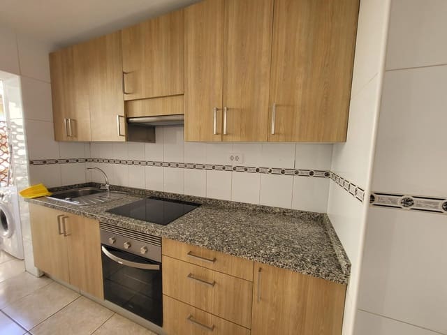 3 makuuhuone Huoneisto vuokrattavana paikassa Los Cristianos, Arona mukana uima-altaan - 1 800 € (Ref: 9502457)