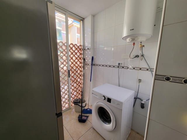 Apartamento de 3 habitaciones en Los Cristianos, Arona en alquiler con piscina - 1.800 € (Ref: 9502457)