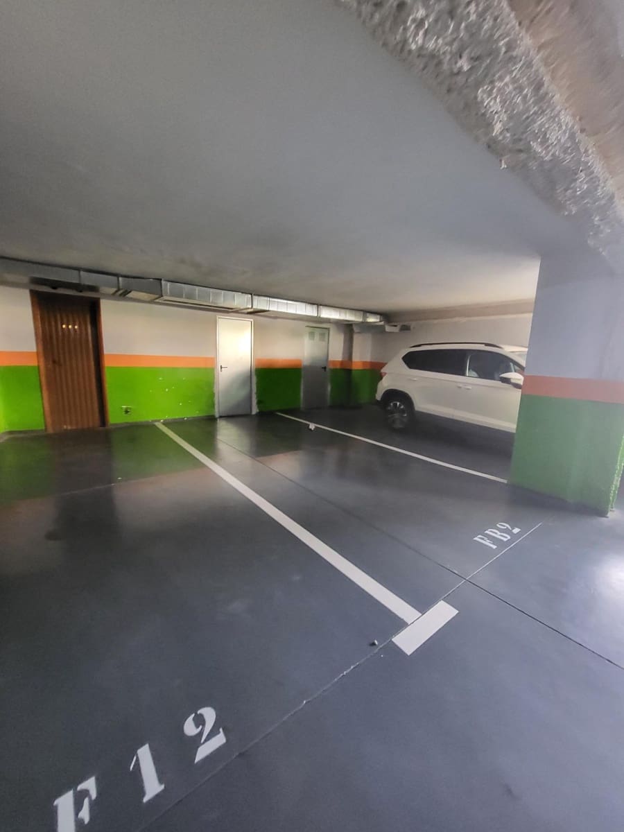 3 quarto Apartamento para arrendar em Los Cristianos com piscina - 1 800 € (Ref: 9502457)