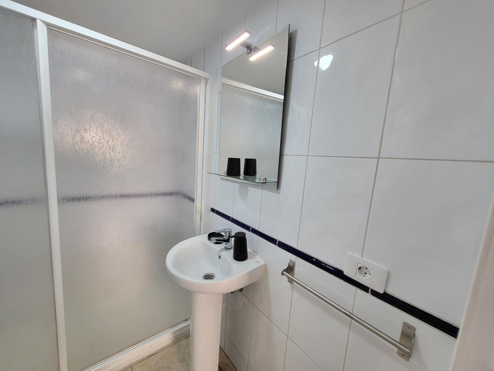 3 quarto Apartamento para arrendar em Los Cristianos com piscina - 1 800 € (Ref: 9502457)