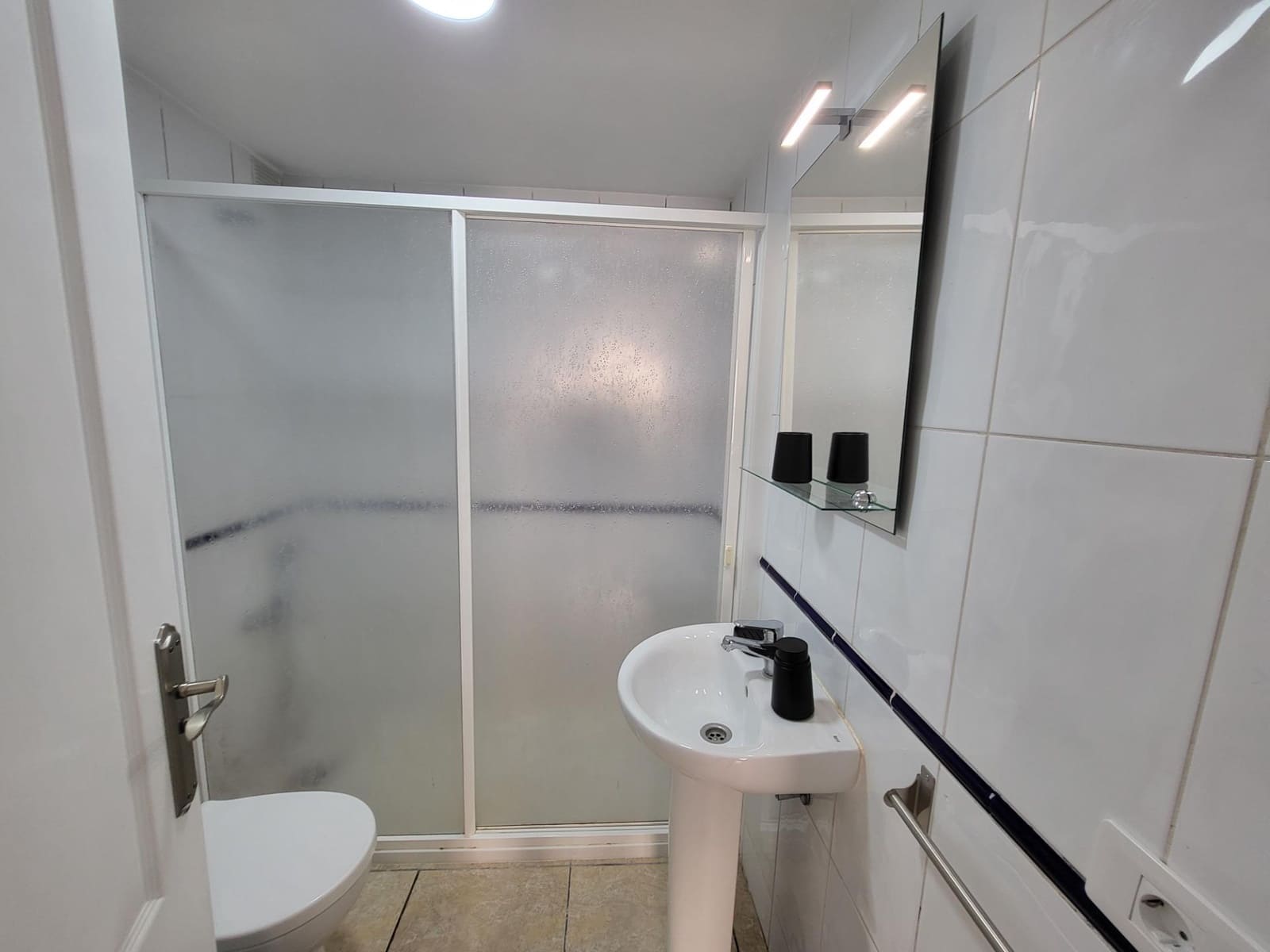 3 quarto Apartamento para arrendar em Los Cristianos com piscina - 1 800 € (Ref: 9502457)