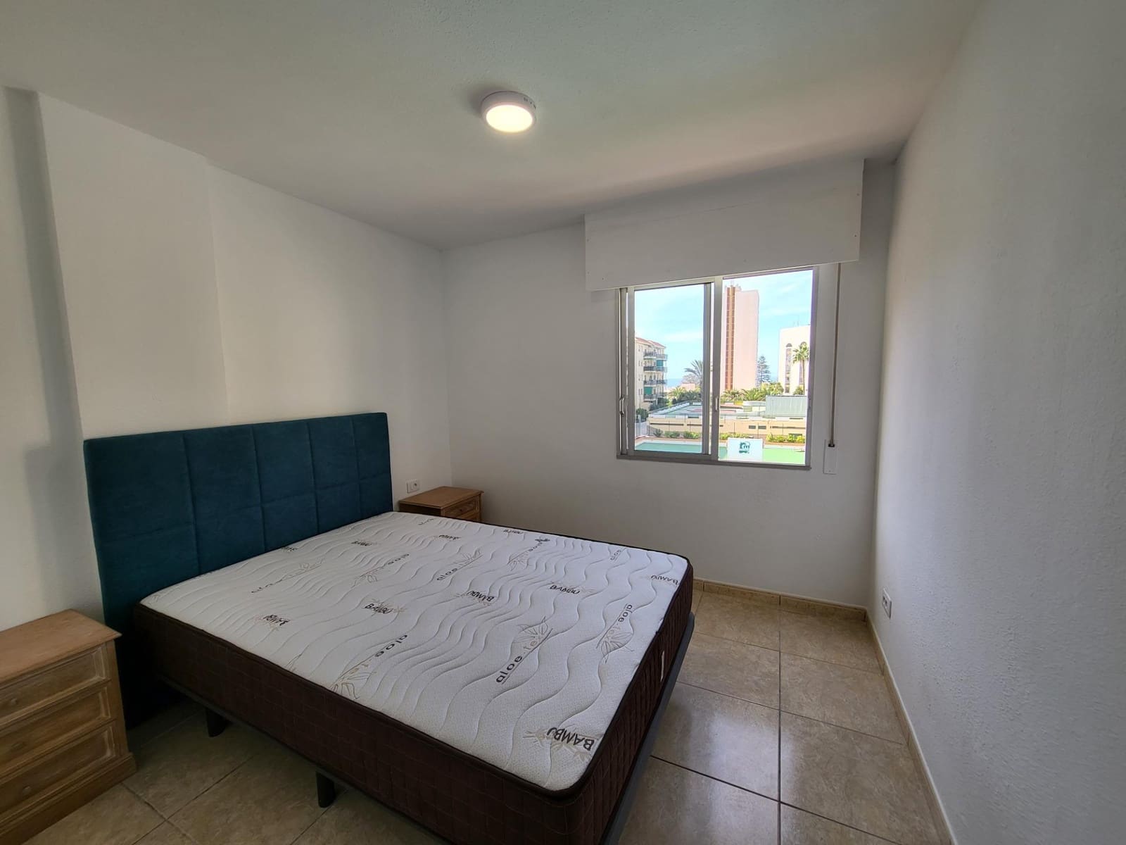 3 quarto Apartamento para arrendar em Los Cristianos com piscina - 1 800 € (Ref: 9502457)