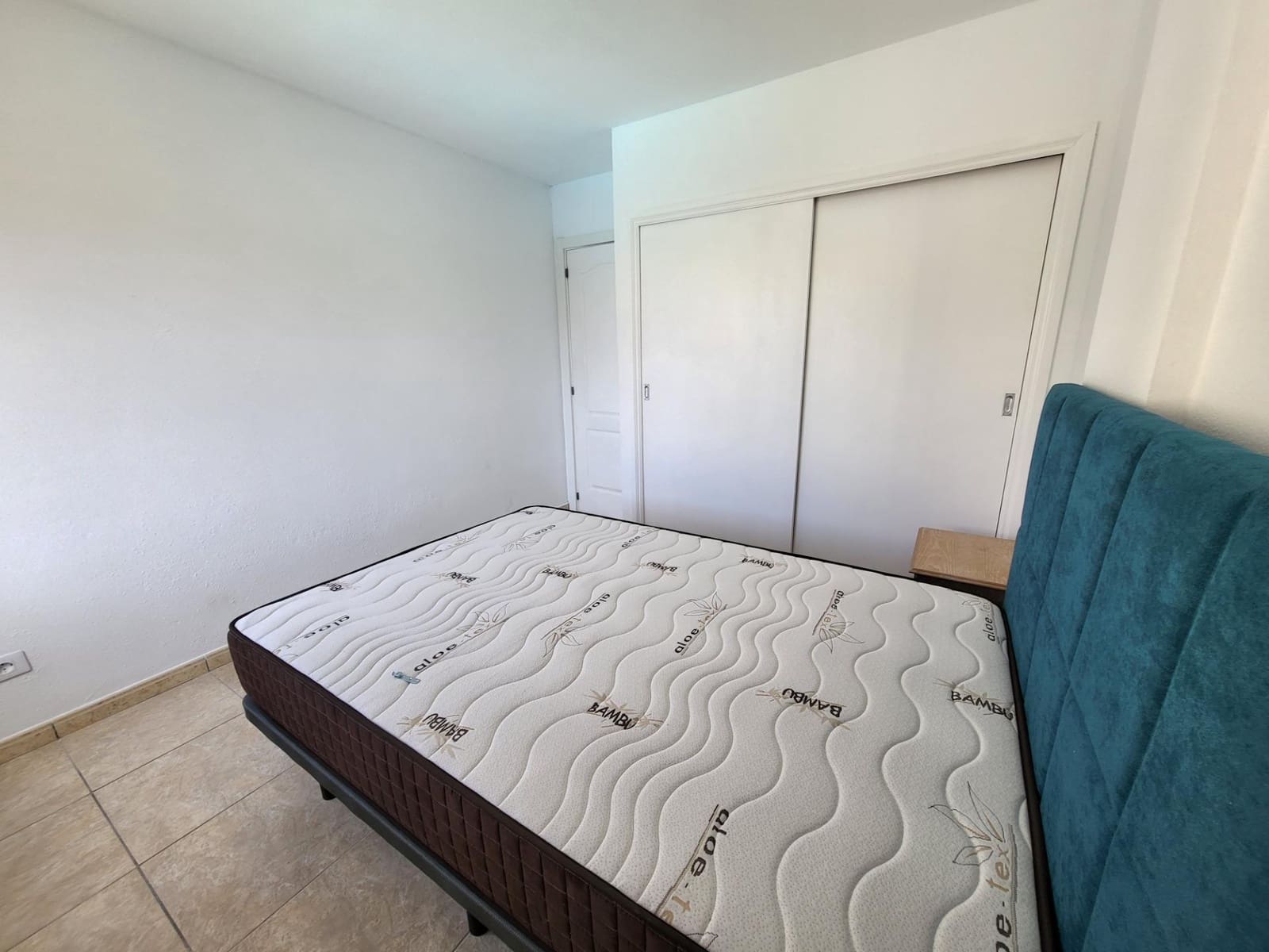 3 quarto Apartamento para arrendar em Los Cristianos com piscina - 1 800 € (Ref: 9502457)