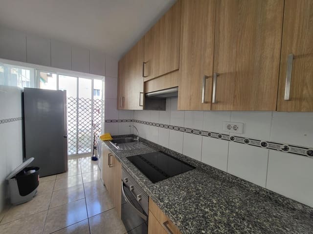 Appartement de 3 chambres à louer à Los Cristianos, Arona avec piscine garage - 1 700 € (Ref: 9502457)