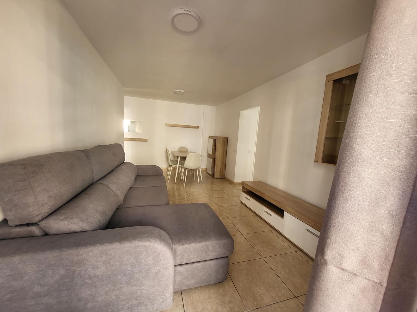 3 bedroom Apartment for rent in Los Cristianos with pool garage - € 1,700 (Ref: 9502457)