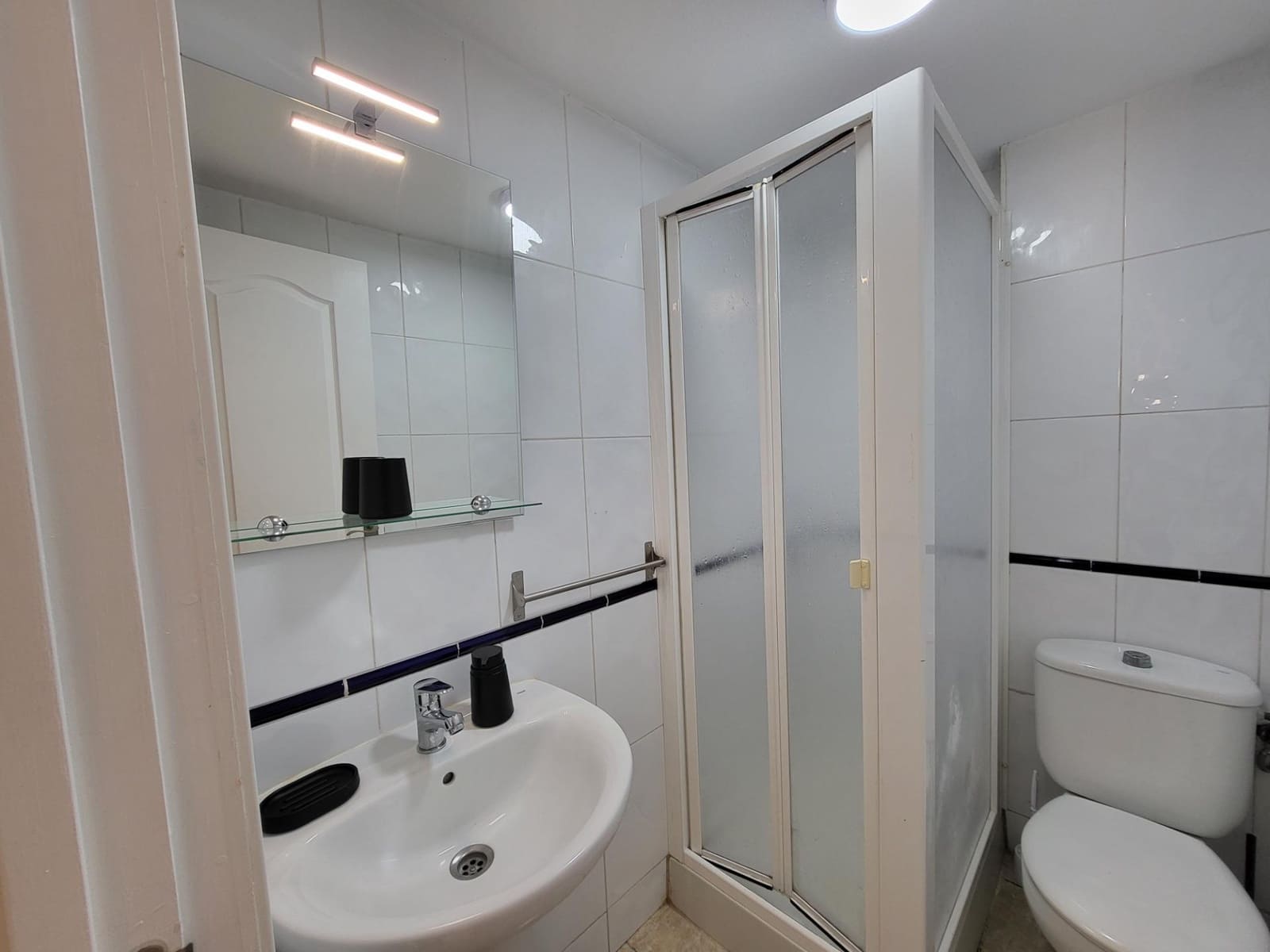 3 bedroom Apartment for rent in Los Cristianos with pool garage - € 1,700 (Ref: 9502457)