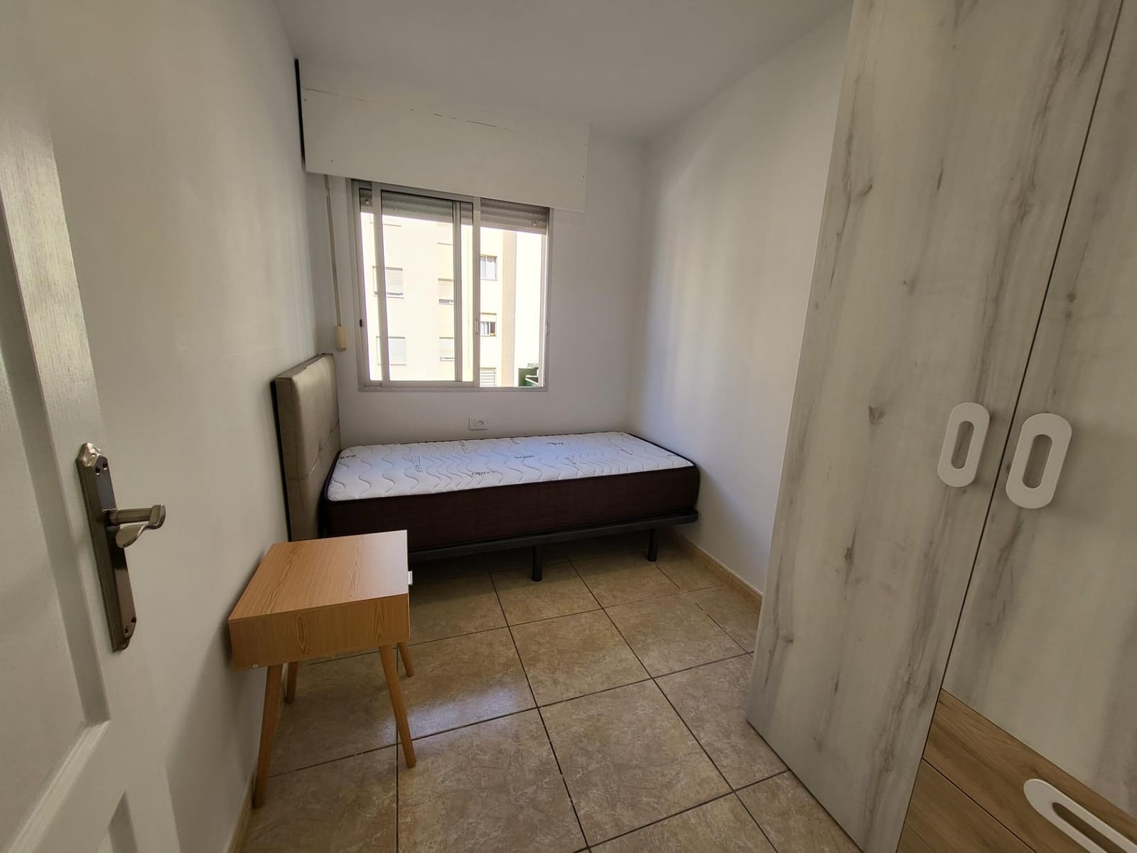 3 bedroom Apartment for rent in Los Cristianos with pool garage - € 1,700 (Ref: 9502457)