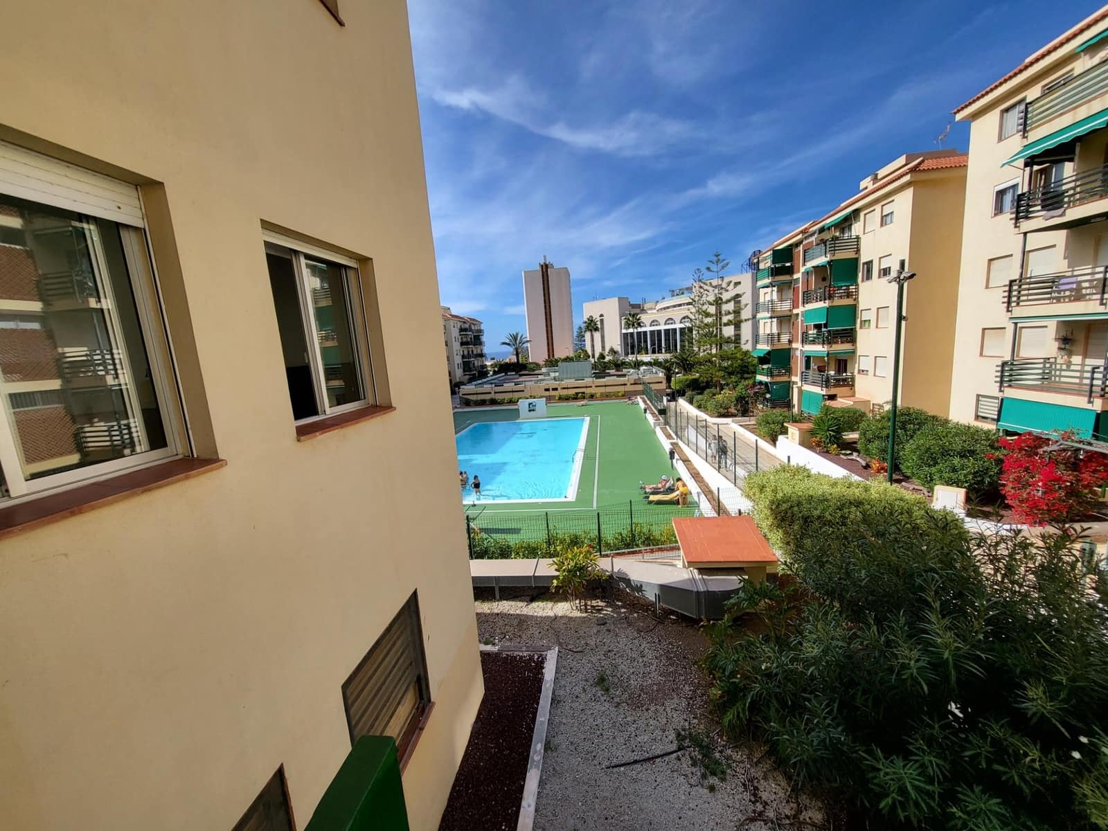 3 bedroom Apartment for rent in Los Cristianos with pool garage - € 1,700 (Ref: 9502457)