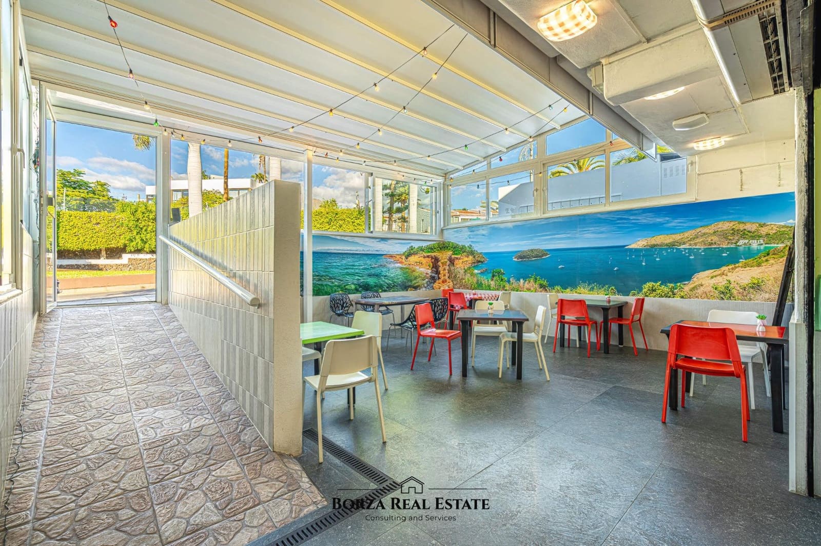 Local Comercial en Costa Adeje en venta - 59.000 € (Ref: 9504373)