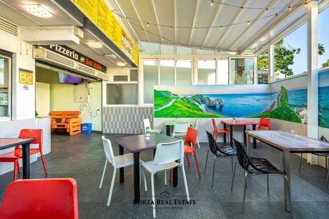 Kaupallinen myytävänä paikassa Playa de las Américas, Adeje - 59 000 € (Ref: 9504373)