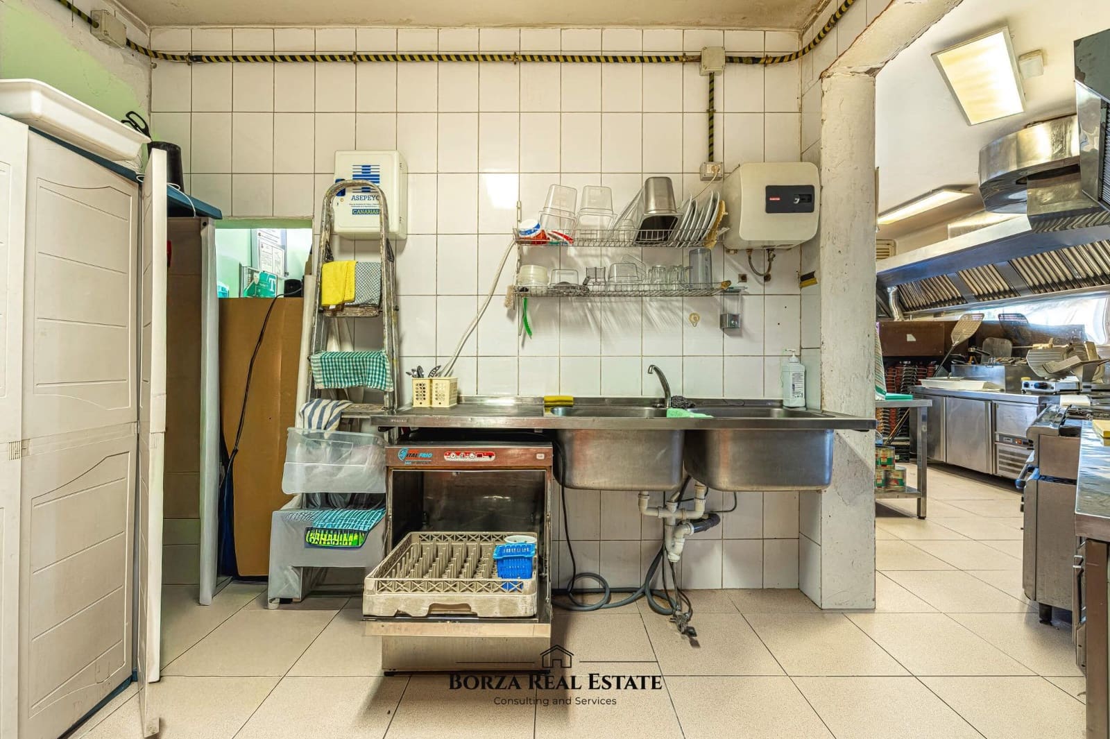 Commercieel te koop in Costa Adeje - € 59.000 (Ref: 9504373)