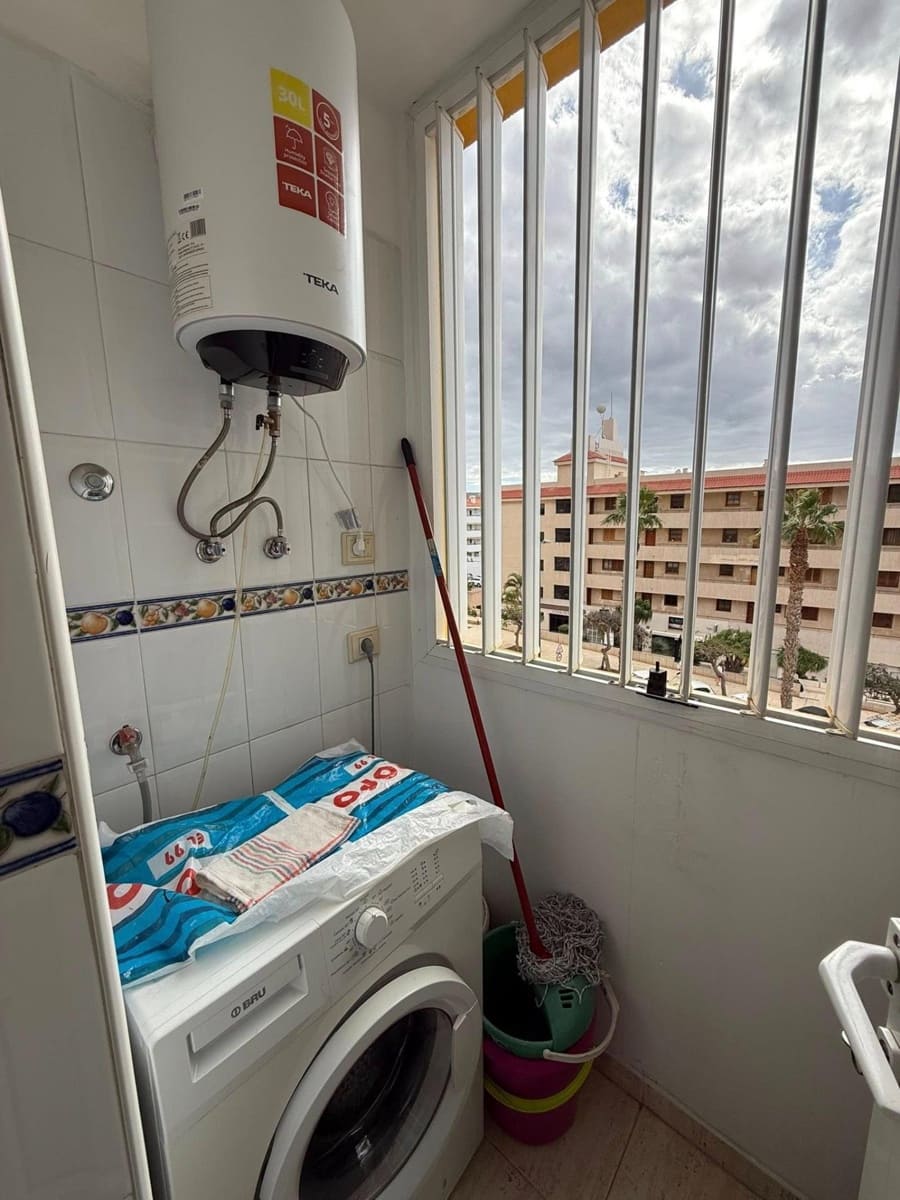 1 bedroom Apartment for rent in Los Cristianos - € 1,300 (Ref: 9509031)