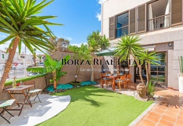 4 sovrum Radhus till salu i El Medano, Granadilla de Abona med garage - 720 000 € (Ref: 9519030)