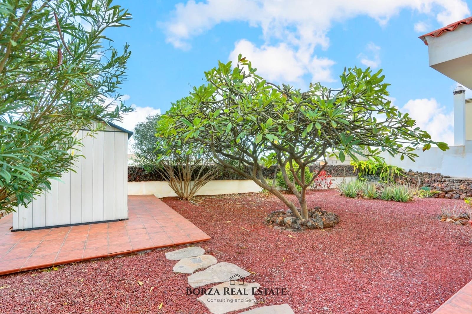 3 bedroom Villa for sale in Costa del Silencio with garage - € 550,000 (Ref: 9530783)