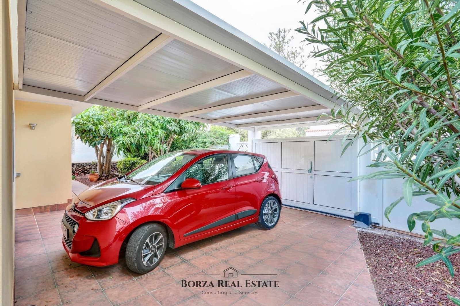 3 bedroom Villa for sale in Costa del Silencio with garage - € 550,000 (Ref: 9530783)