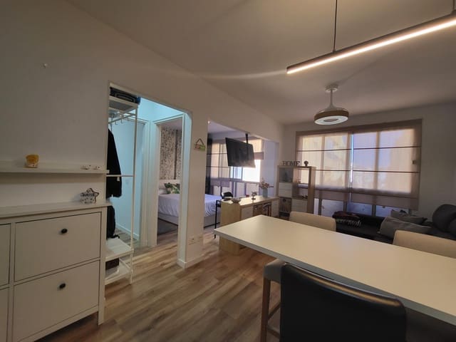 1 soveværelse Studio til salg i El Medano, Granadilla de Abona med garage - € 235.000 (Ref: 9533837)
