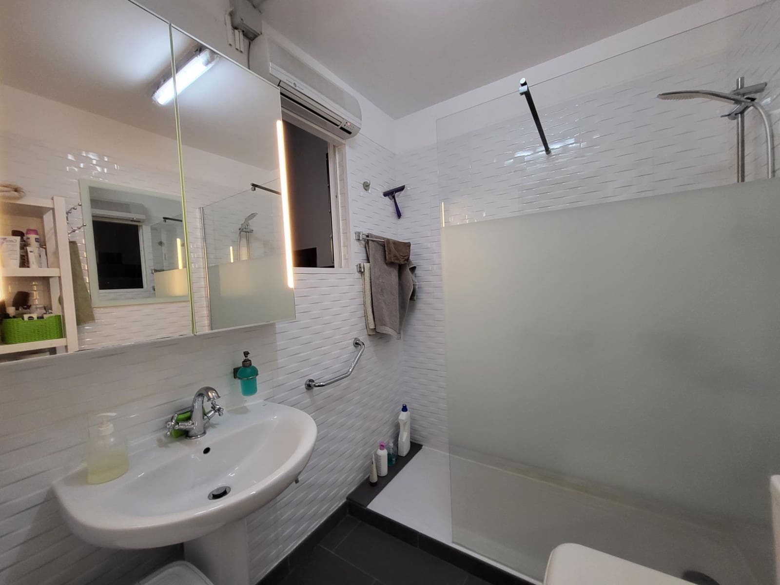 2 chambre Villa/Maison Mitoyenne à vendre à Arico avec garage - 305 000 € (Ref: 9541220)