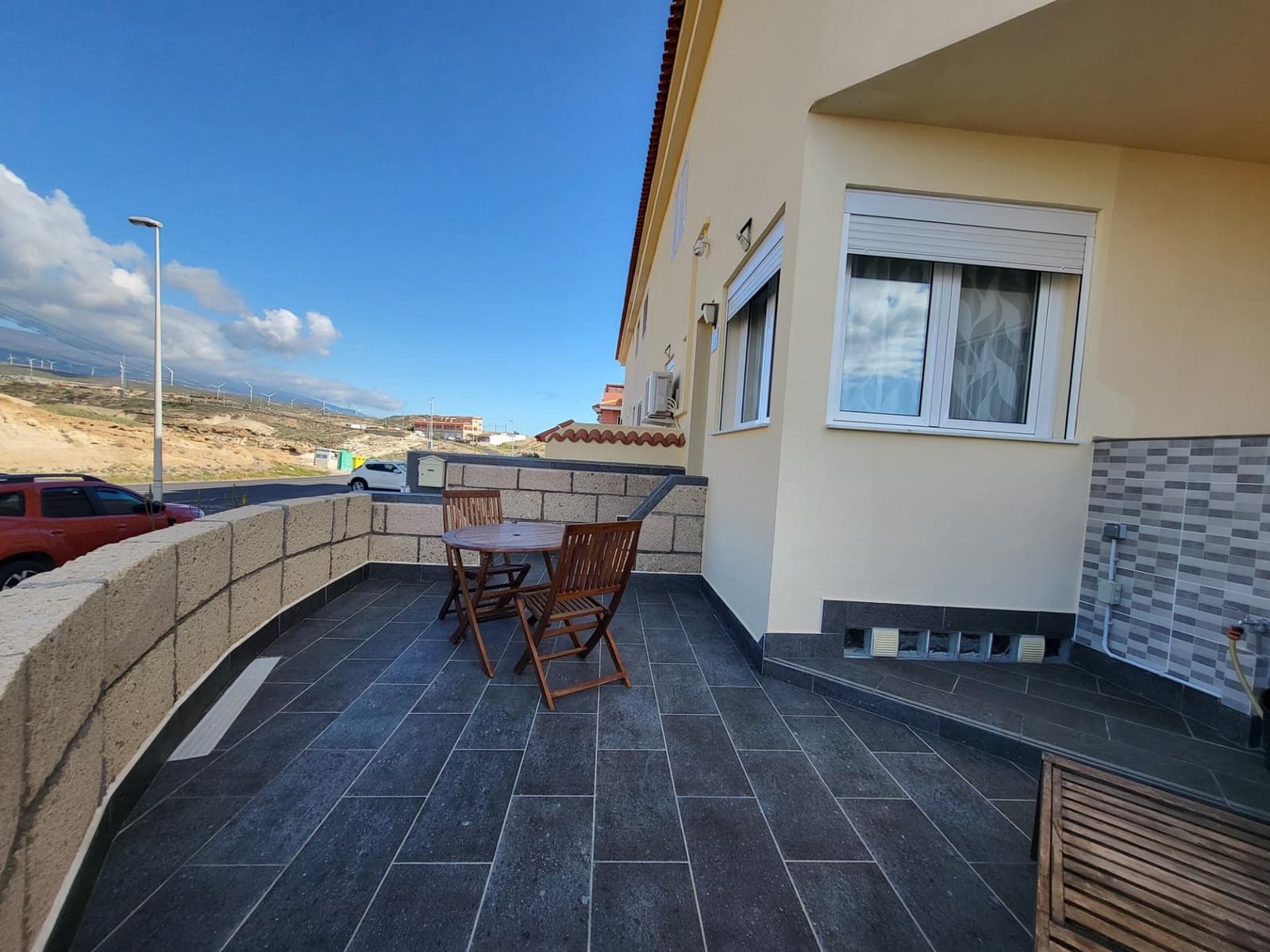 2 bedroom Terraced Villa for sale in Arico with garage - € 305,000 (Ref: 9541220)