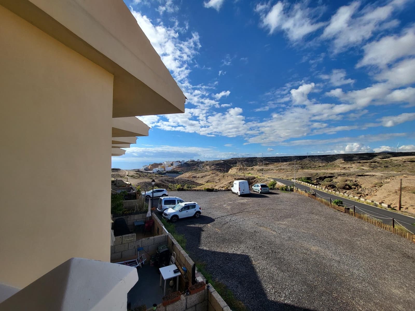 2 bedroom Terraced Villa for sale in Arico with garage - € 305,000 (Ref: 9541220)