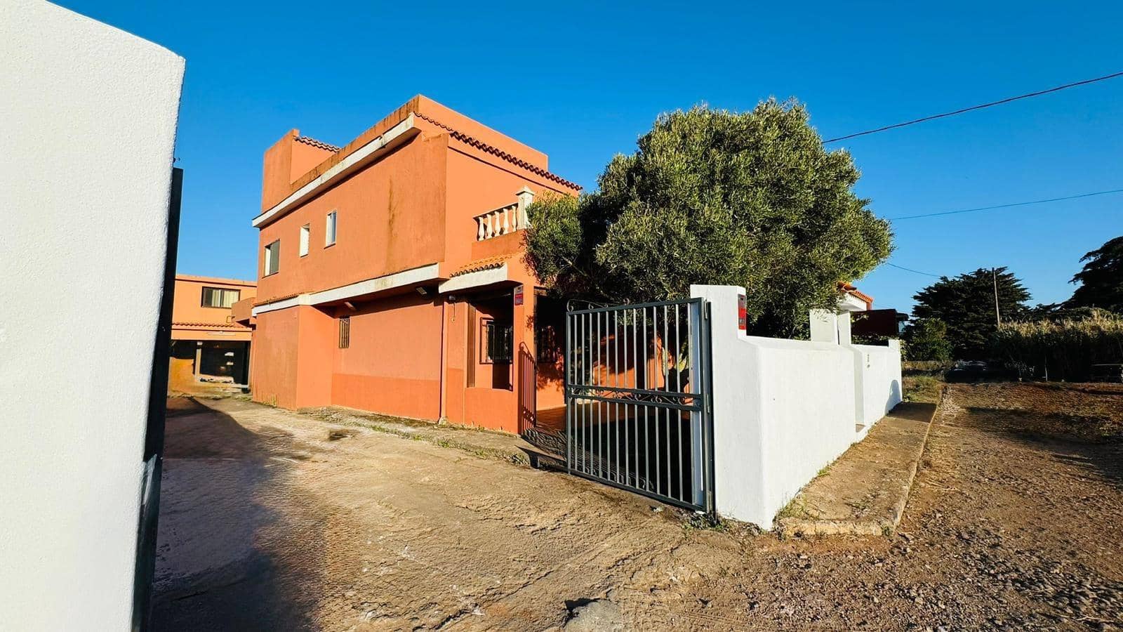 5 soveværelse Villa til salg i San Cristobal de La Laguna med garage - € 460.000 (Ref: 9555969)