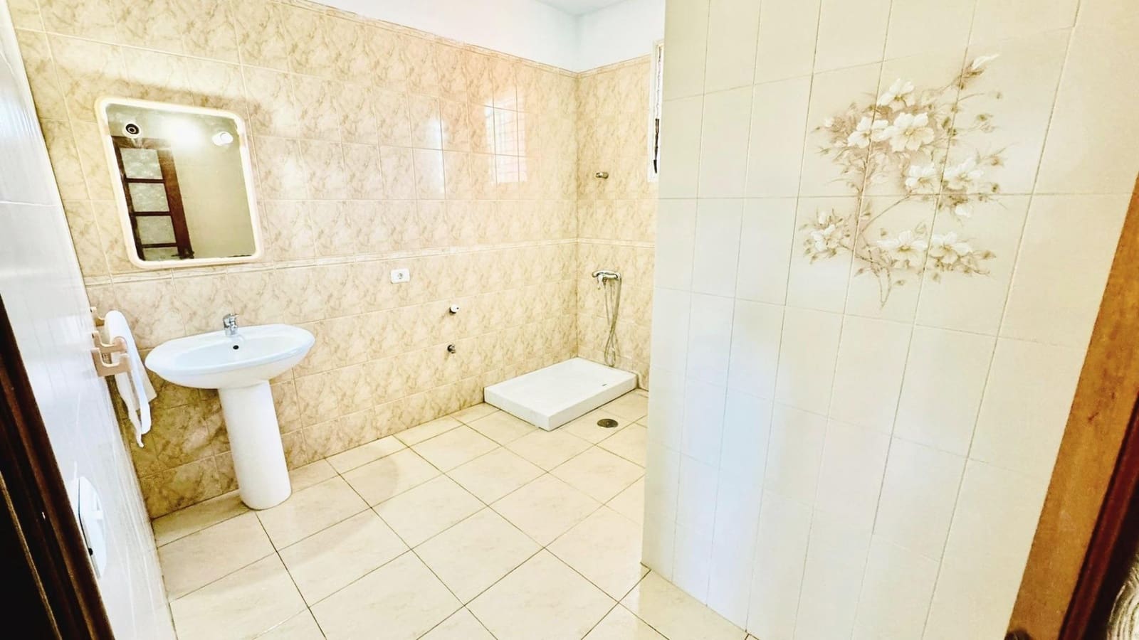 5 soveværelse Villa til salg i San Cristobal de La Laguna med garage - € 460.000 (Ref: 9555969)