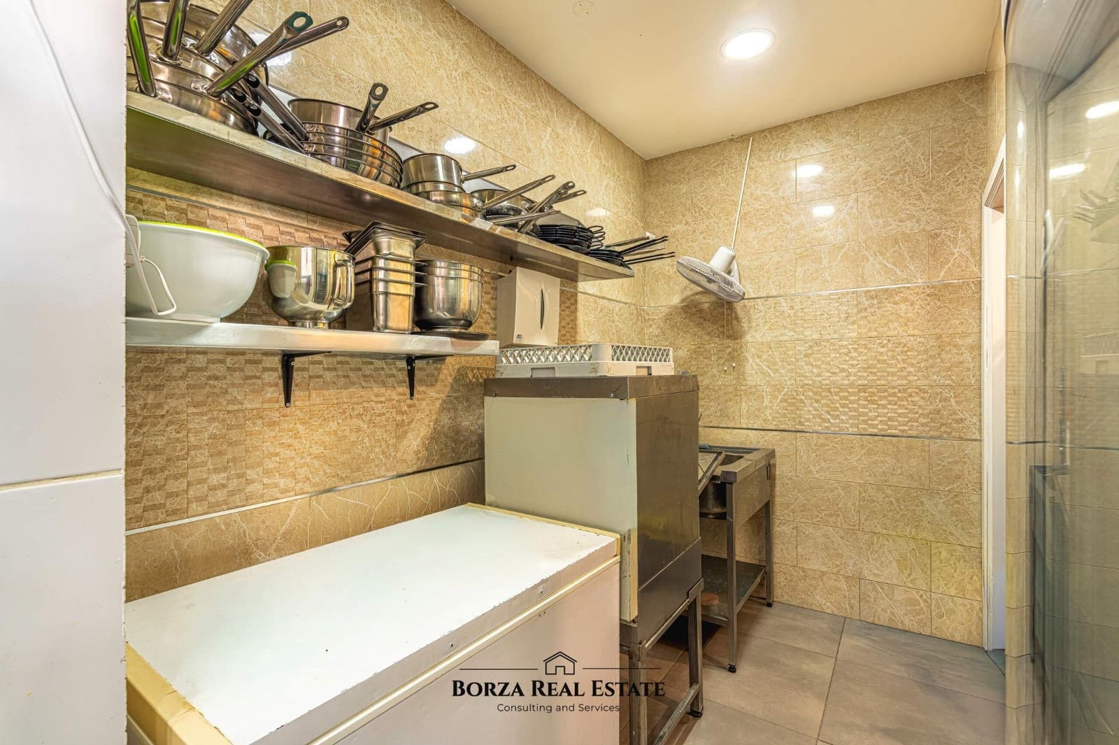 Erhverv til salg i Costa Adeje - € 125.000 (Ref: 9568783)