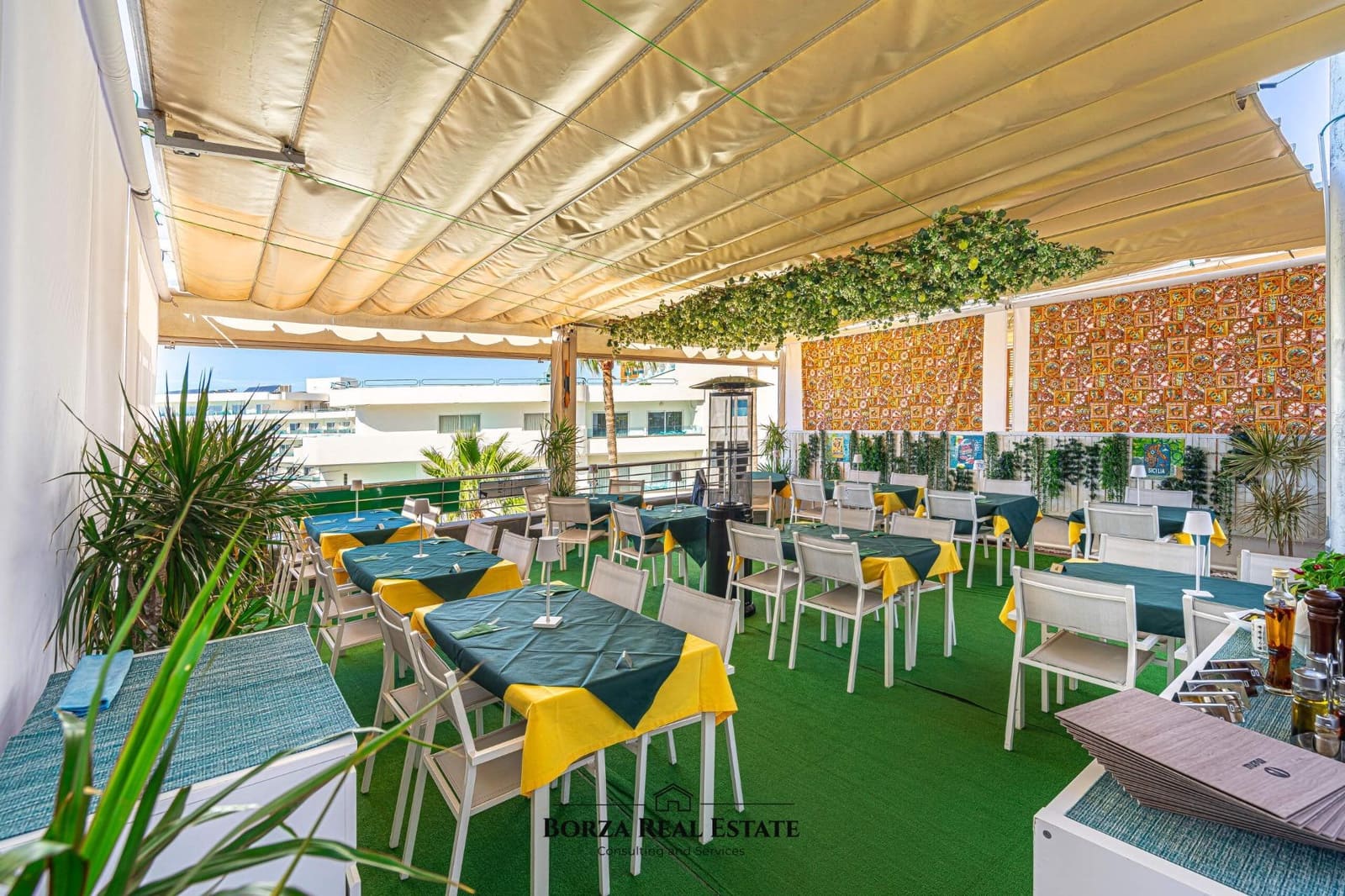 Commercieel te koop in Costa Adeje - € 125.000 (Ref: 9568783)