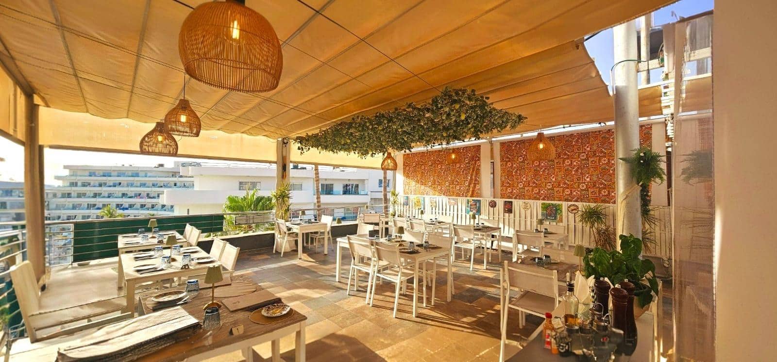 Kommersiell til salgs i Costa Adeje - € 99 000 (Ref: 9568783)