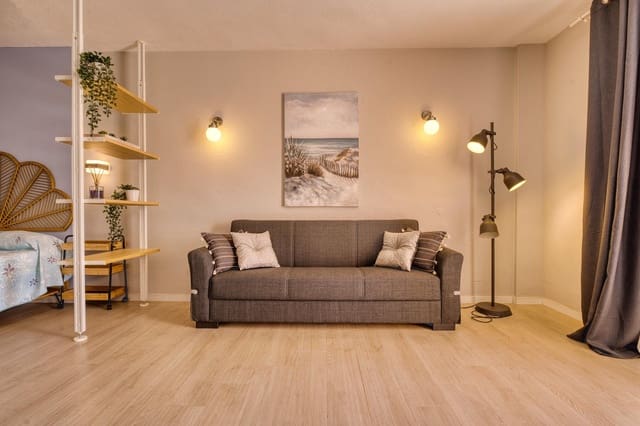 Yksiö vuokrattavana paikassa San Eugenio Alto, Adeje - 850 € (Ref: 9586607)