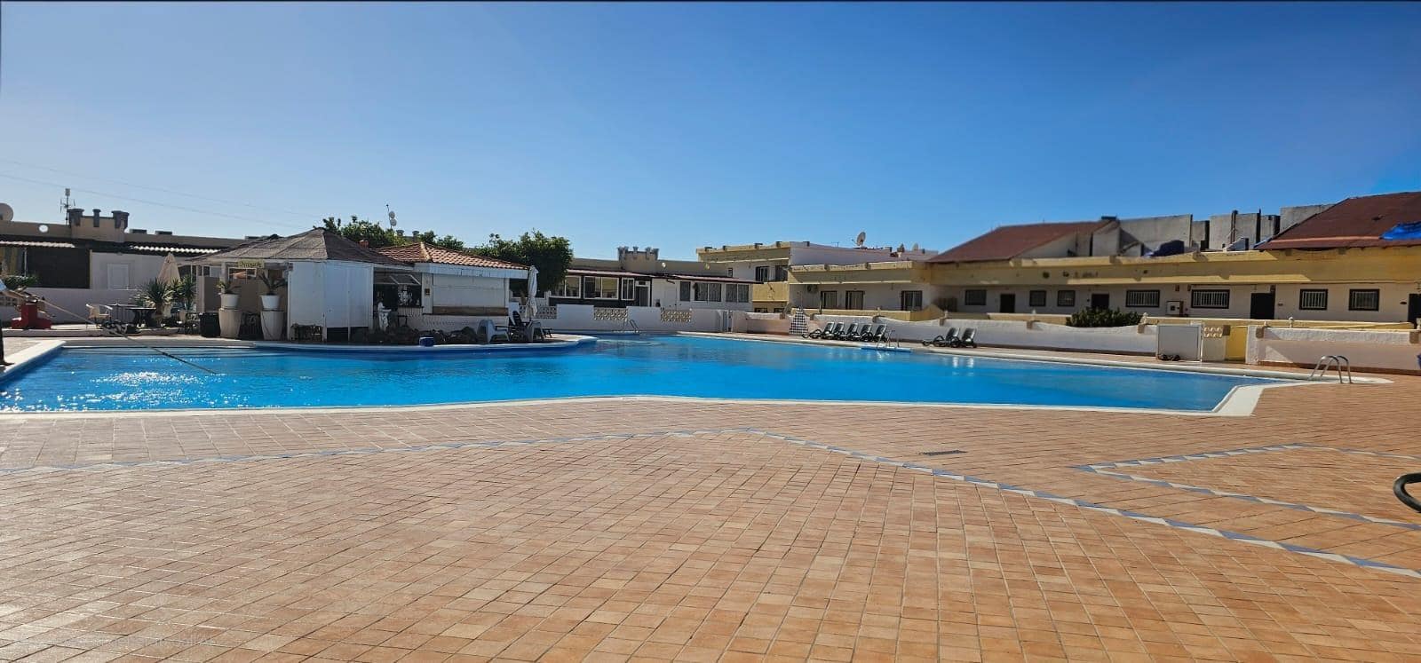 1 bedroom Flat for sale in Playa Paraiso with pool - € 210,000 (Ref: 9591405)