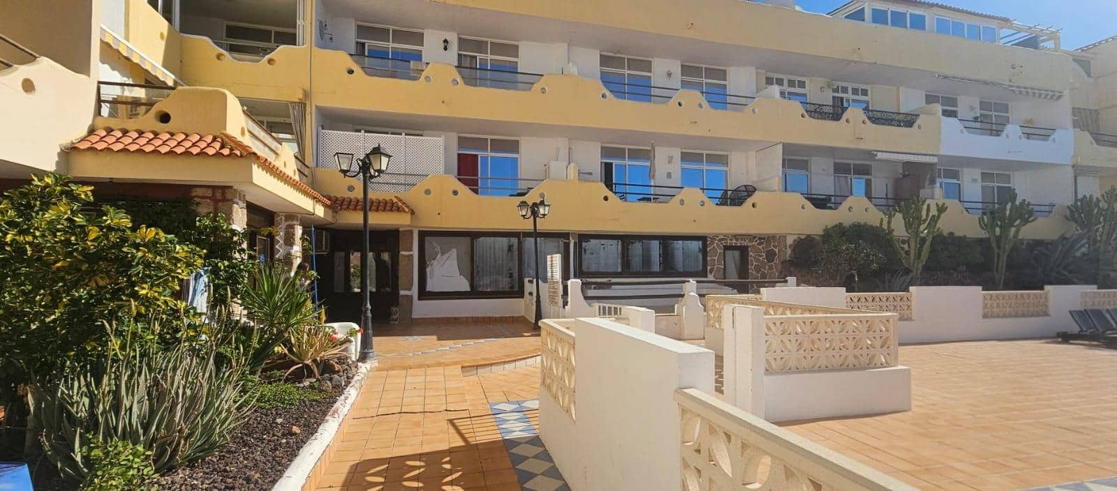 1 bedroom Flat for sale in Playa Paraiso with pool - € 210,000 (Ref: 9591405)