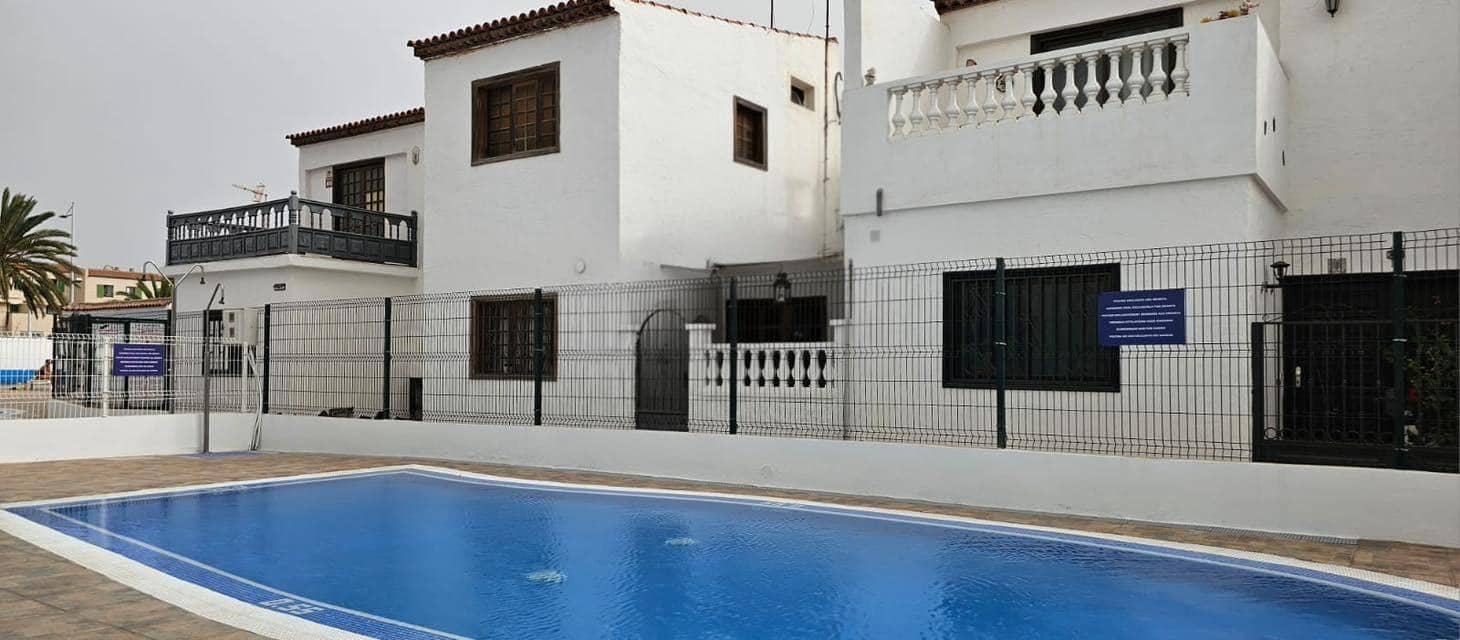 2 Zimmer Penthouse zu verkaufen in Arona mit Pool - 209.000 € (Ref: 9596256)