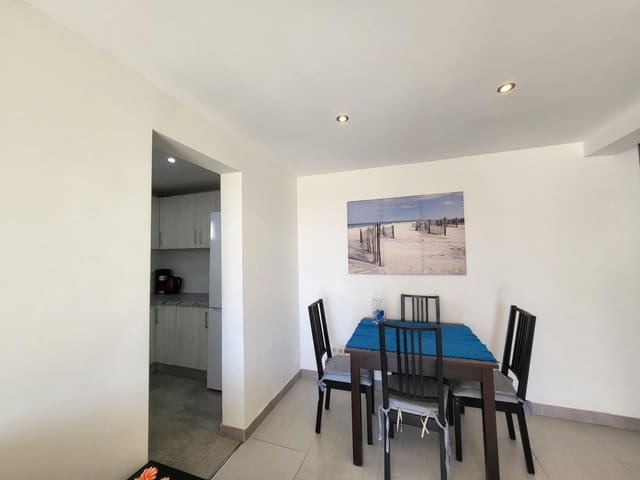 5 soveværelse Villa til salg i Buzanada, Arona med garage - € 580.000 (Ref: 9615631)