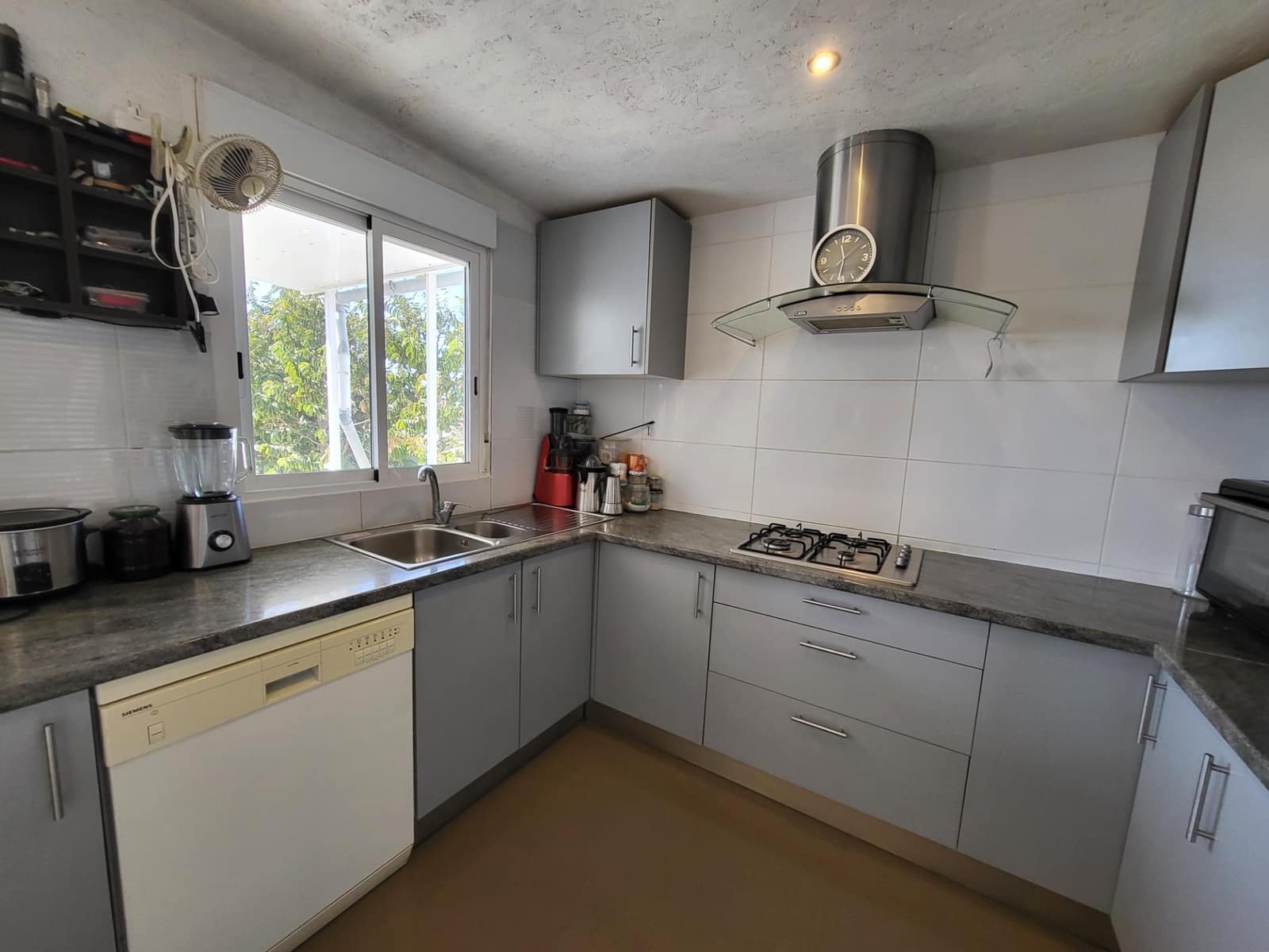 5 soveværelse Villa til salg i Buzanada med garage - € 580.000 (Ref: 9615631)